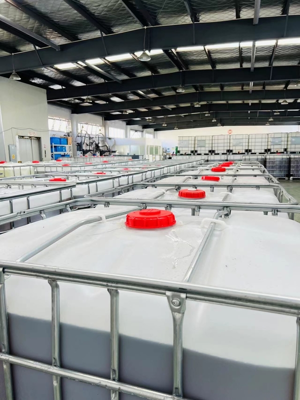 Résistance diélectrique 20-30 kV / mm et rétrécissement de durcissement 0,8-1,0% Composé époxy électrique
