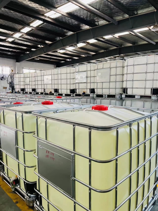 Résistance diélectrique 20-30 kV / mm et rétrécissement de durcissement 0,8-1,0% Composé époxy électrique