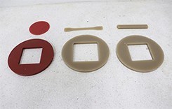 Résine époxy liquide cristalline pour composants d'isolation électrique avec adhésifs à double composant