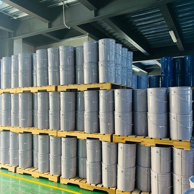 La matière première en résine époxy extérieure est appliquée aux boîtes de contact / isolants / boîtiers